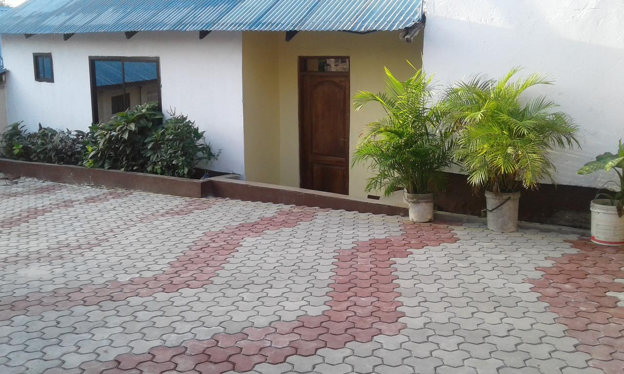 Jj & Je Family House Dar es Salaam Exterior foto